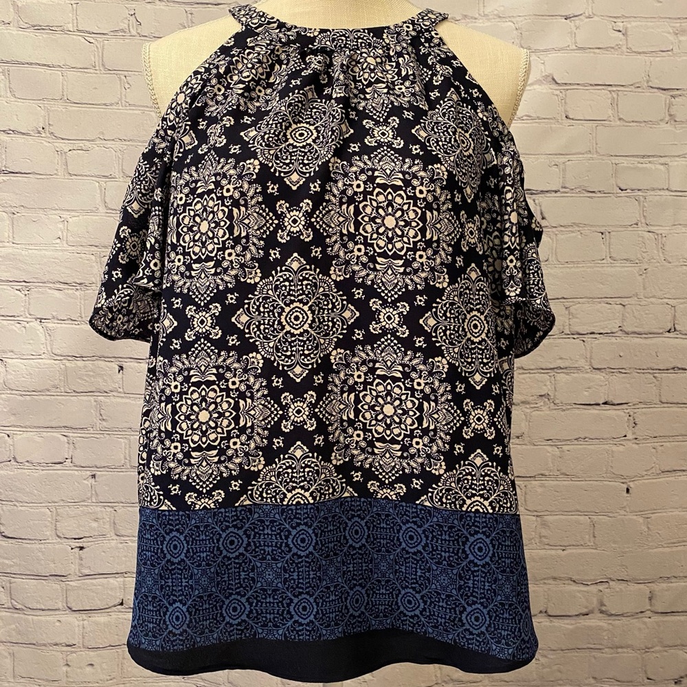 iZ Byer Women’s size Large Cold Shoulder Blouse